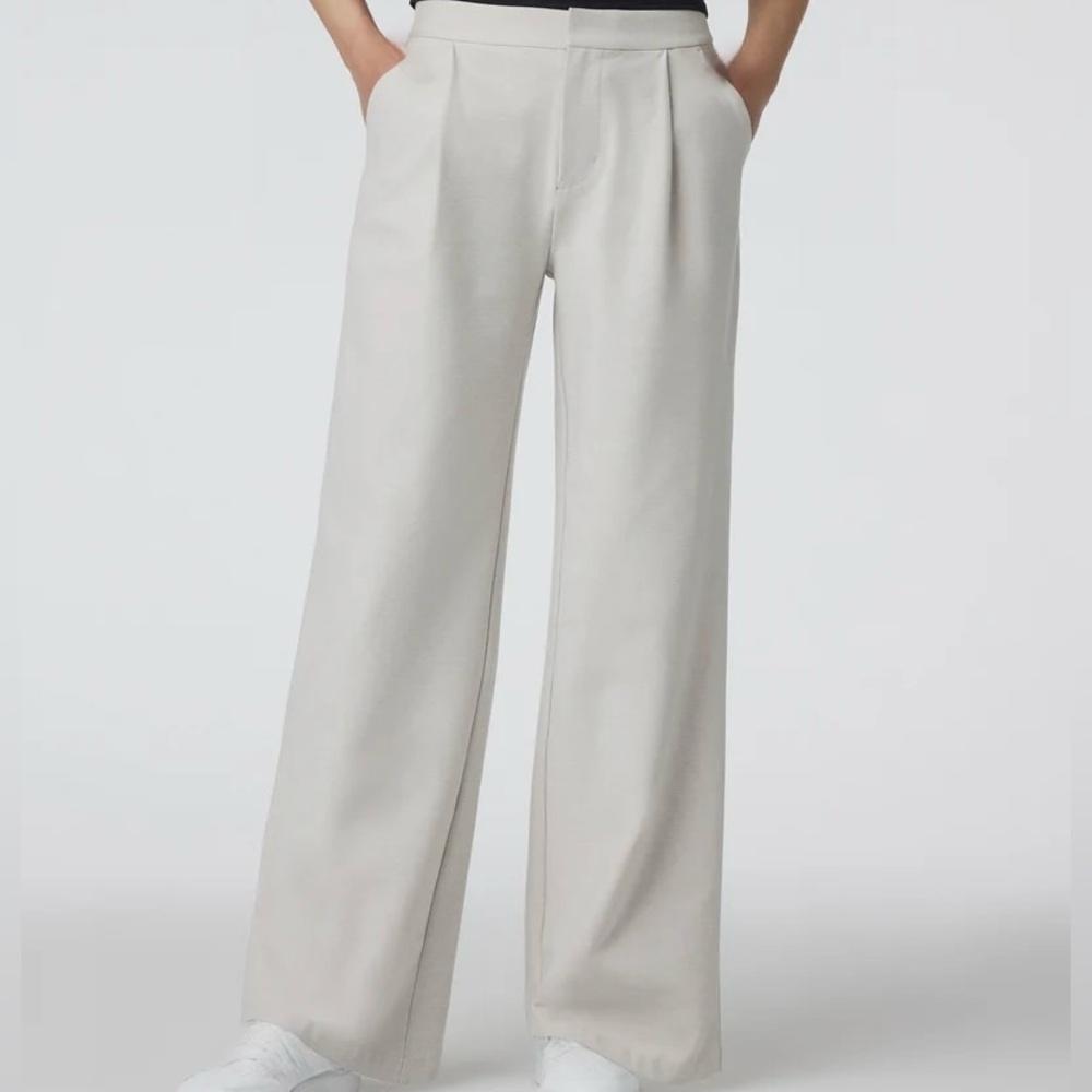 Vuori Elevation Trouser Dreamknit Move Pleated Pants Ecru Heather Medium NWOT